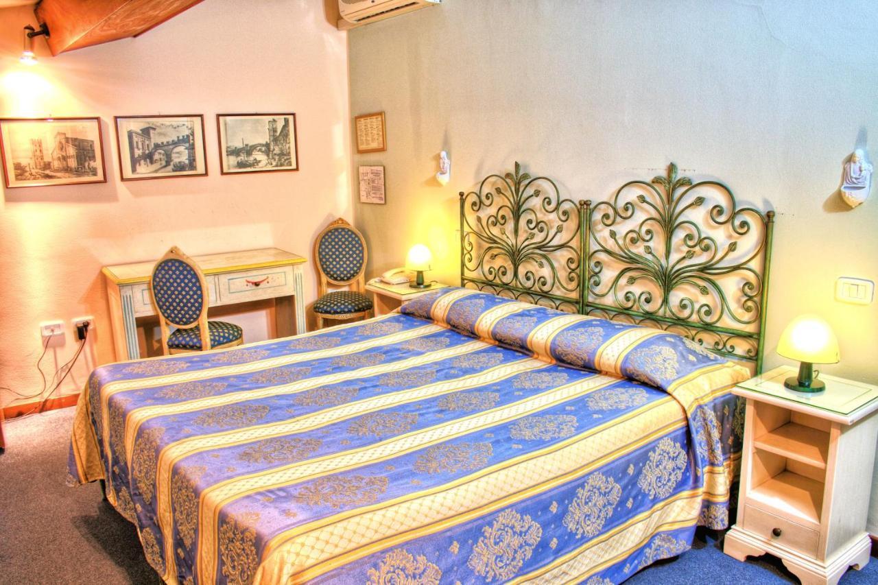 Hotel Torcolo "Residenze Del Cuore" เวโรนา ภายนอก รูปภาพ