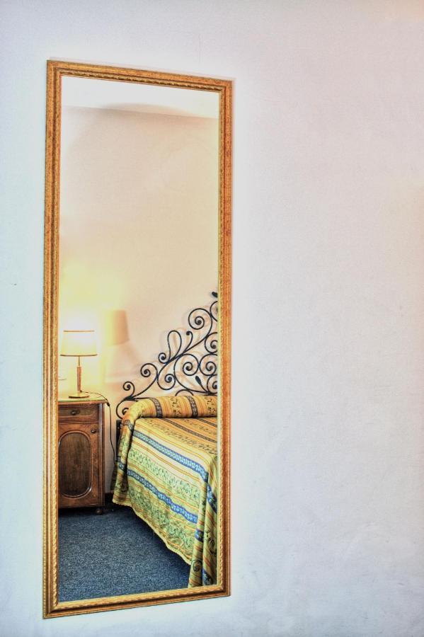 Hotel Torcolo "Residenze Del Cuore" เวโรนา ภายนอก รูปภาพ