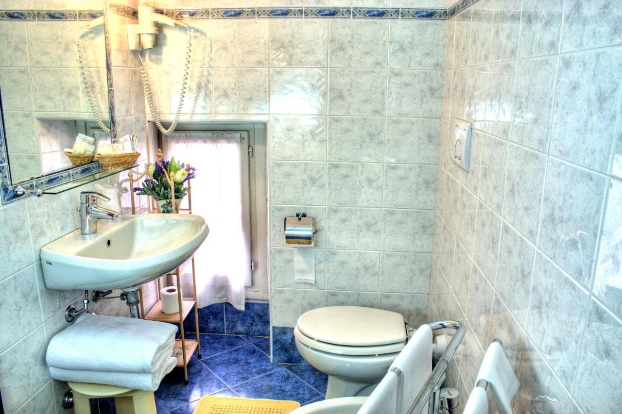 Hotel Torcolo "Residenze Del Cuore" เวโรนา ภายนอก รูปภาพ
