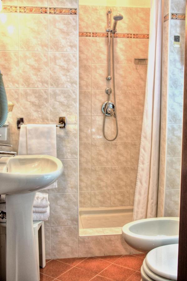 Hotel Torcolo "Residenze Del Cuore" เวโรนา ภายนอก รูปภาพ