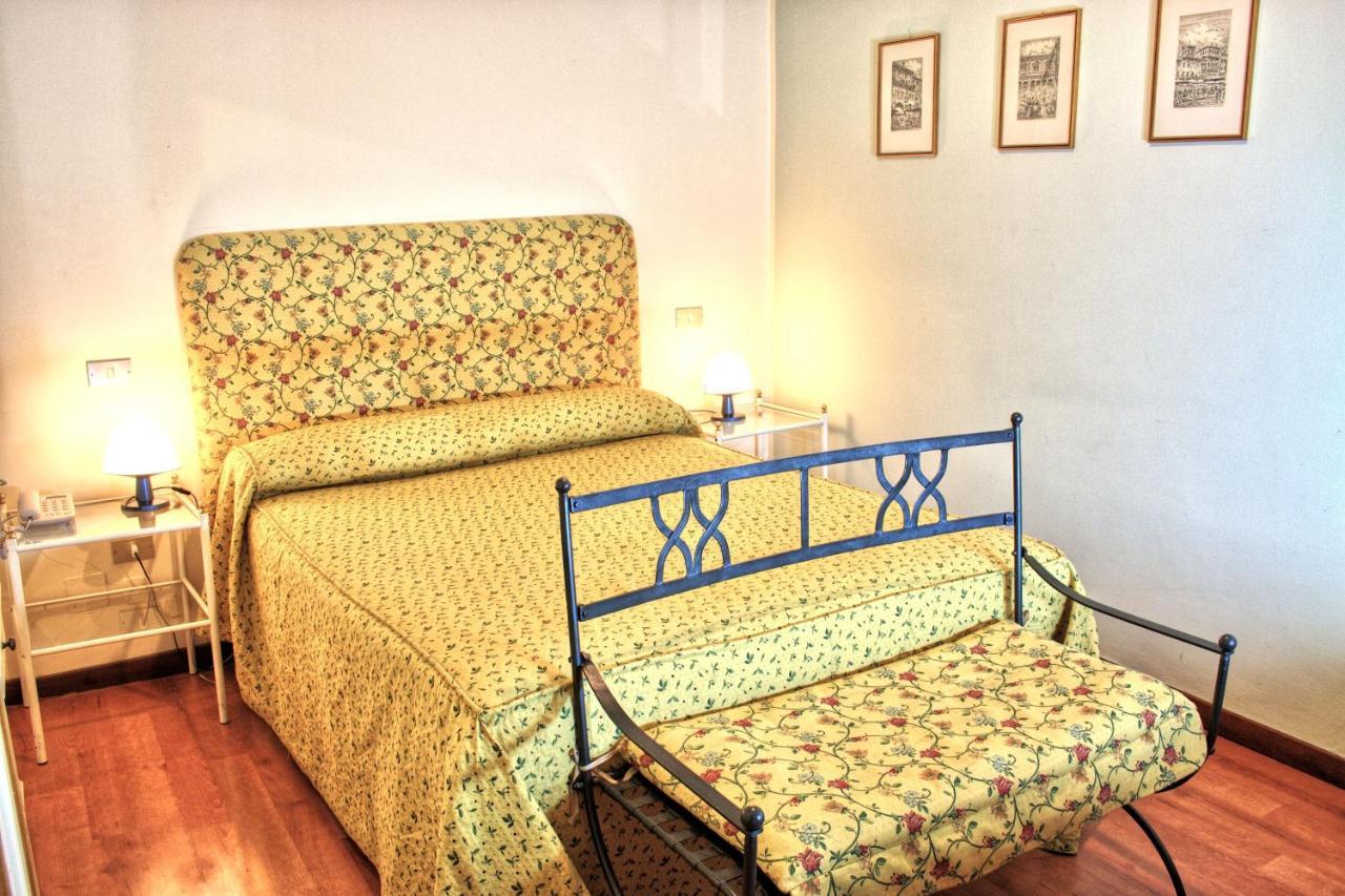 Hotel Torcolo "Residenze Del Cuore" เวโรนา ภายนอก รูปภาพ