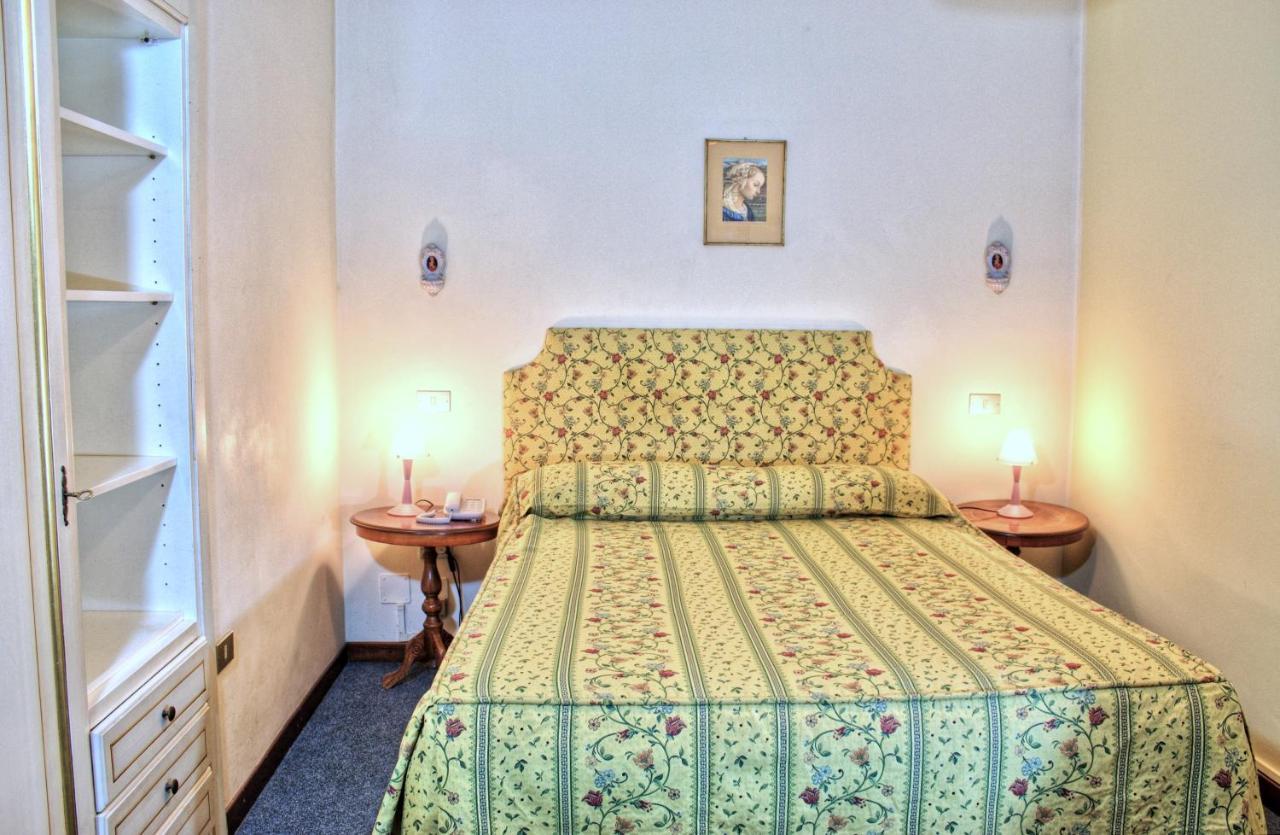 Hotel Torcolo "Residenze Del Cuore" เวโรนา ภายนอก รูปภาพ