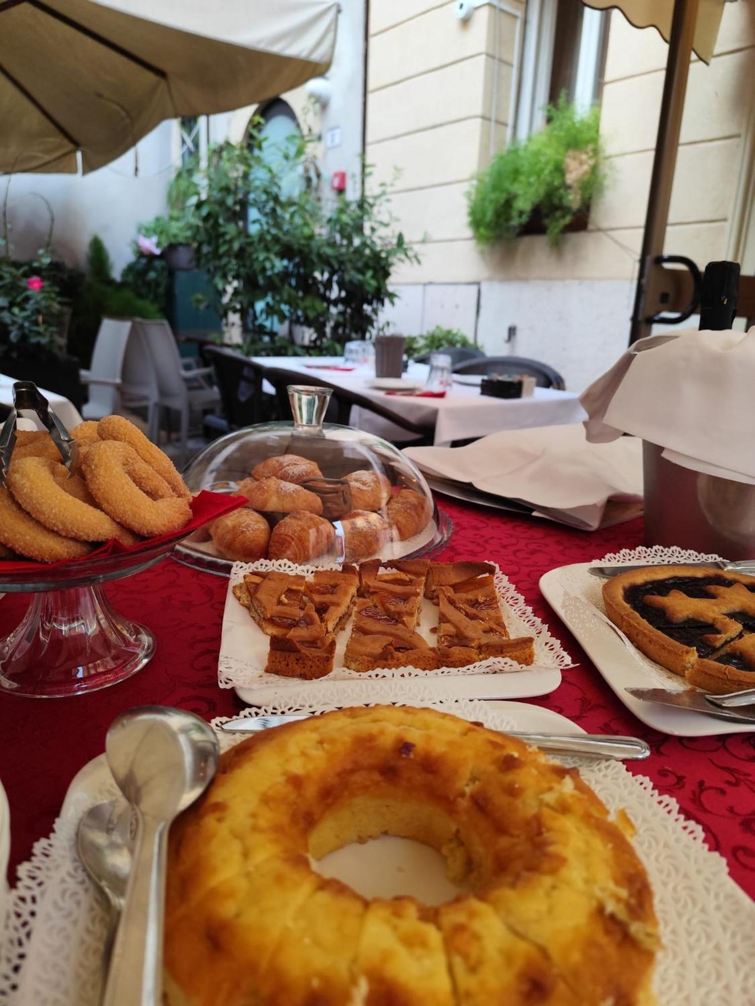 Hotel Torcolo "Residenze Del Cuore" เวโรนา ภายนอก รูปภาพ